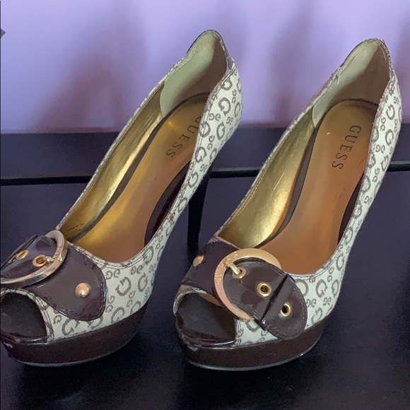 GUESS heels - Picture 2 of 2